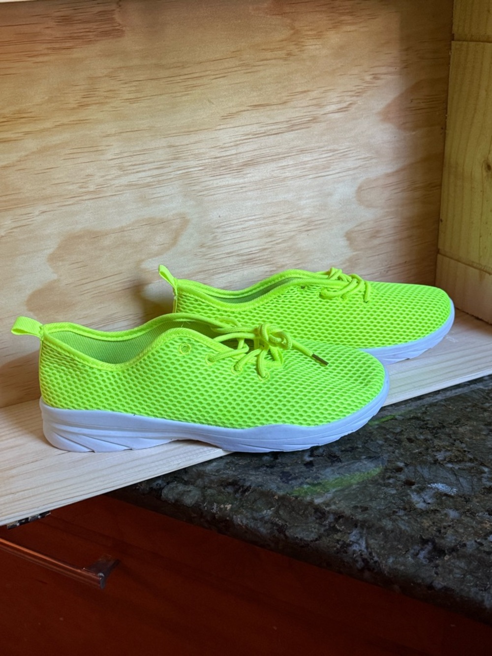 Neon Lime Mesh Lace-Up Tennis‎ Sneakers size 10 - Picture 6 of 7